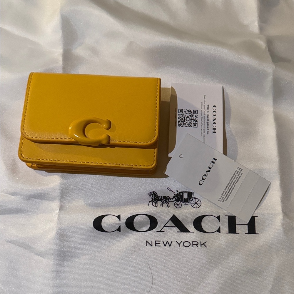 Coach Mustard Yellow Leather Card Holder